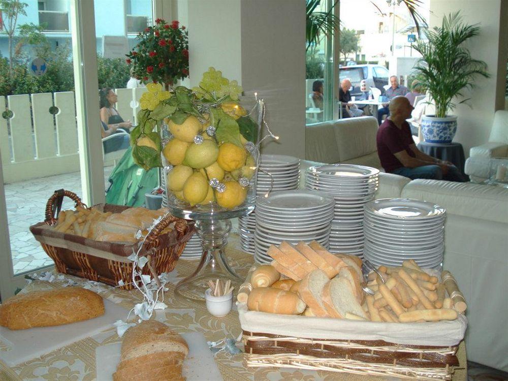 Hotel Alba Misano Adriatico Exteriör bild